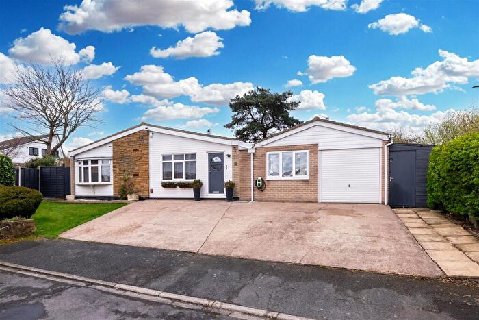 4 Bedroom Detached Bungalow For Sale In Parkways, Oulton, Leeds, LS26