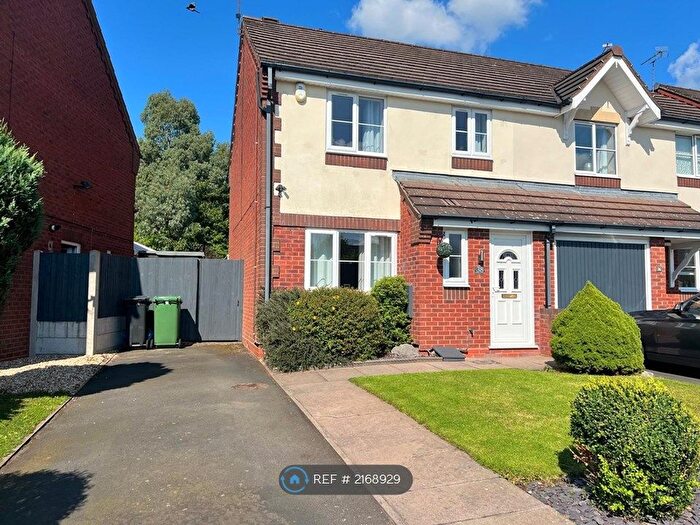 3 Bedroom Semi-Detached House To Rent In Richborough Drive, Dudley, DY1