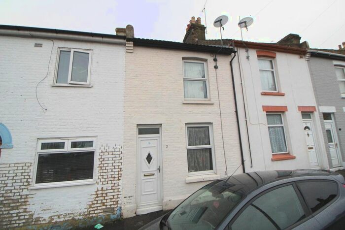 3 Bedroom Terraced House To Rent In Buller Road, Chatham ME4