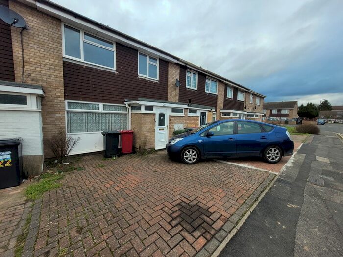 3 Bedroom Property To Rent In Birch Grove, Slough, SL2