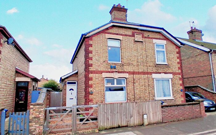 3 Bedroom Semi Detached House For Sale In Orchard Street, Whittlesey, Peterborough, PE7