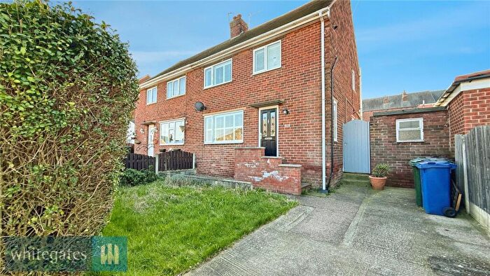 3 Bedroom Semi-Detached House For Sale In Eaden Crescent, Hoyland, Barnsley, S74