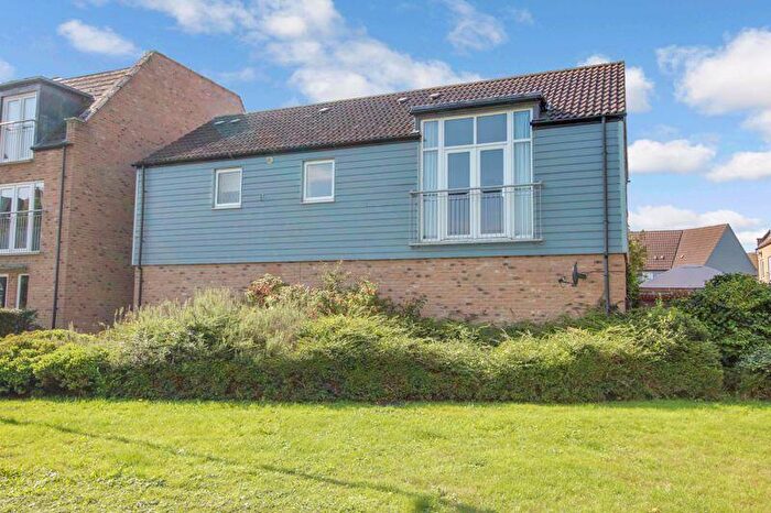 2 Bedroom Coach House To Rent In Samuel Jones Crescent, St. Neots, PE19