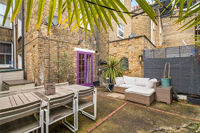 2 Bedroom Flat For Sale In Heyford Avenue, London, SW8