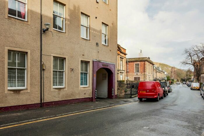 1 Bedroom Flat To Rent In Duncan Street, Newington, Edinburgh, EH9