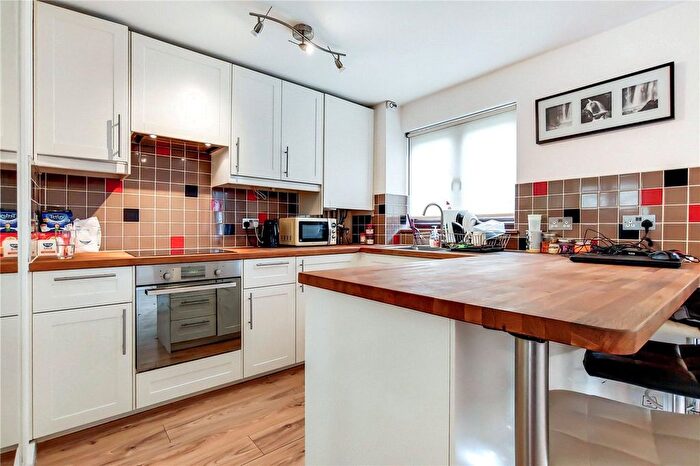 2 Bedroom Flat To Rent In Bridge Meadows, London, SE14