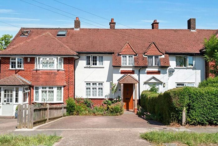 3 Bedroom Terraced House For Sale In Chapel Way, Epsom, KT18