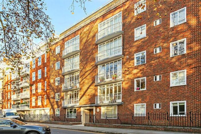 2 Bedroom Flat To Rent In Denbigh House, Hans Place, SW1X