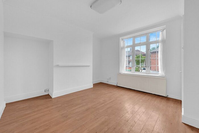 2 Bedroom Terraced House For Sale In Offenham Road, Mottingham, SE9