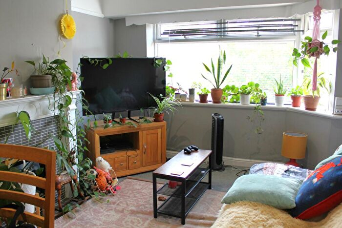 2 Bedroom Maisonette To Rent In Orchard Avenue, GL51