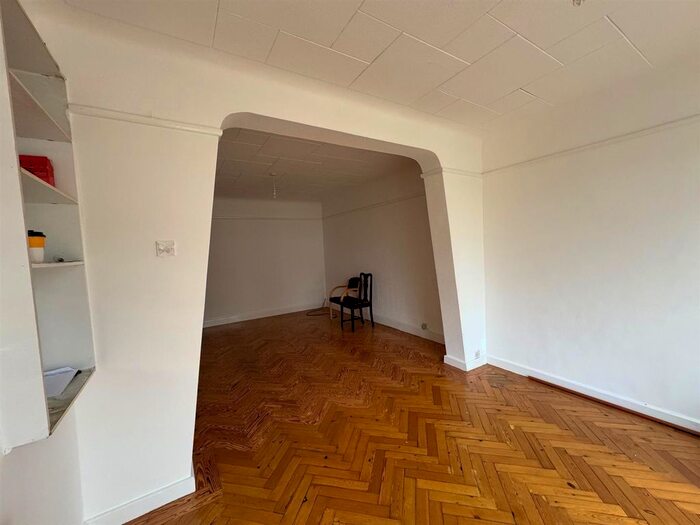 5 Bedroom Property To Rent In Burns Way, Heston, Hounslow, TW5