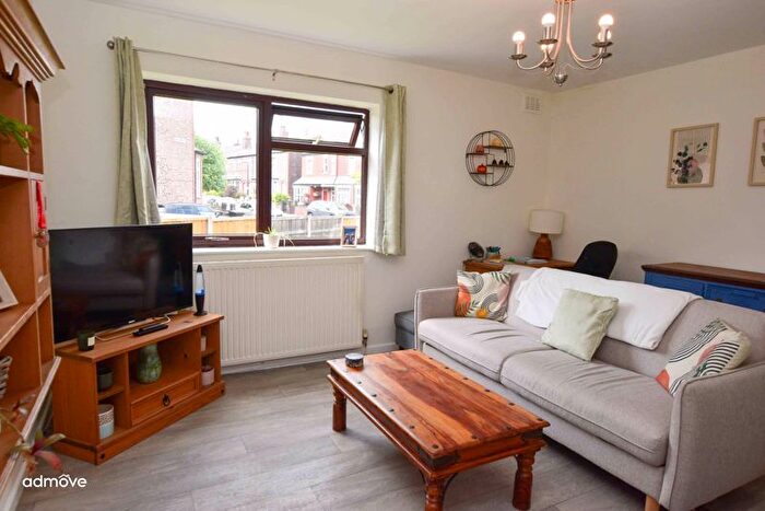 1 Bedroom Flat To Rent In Matlock Mews, Altrincham, WA14