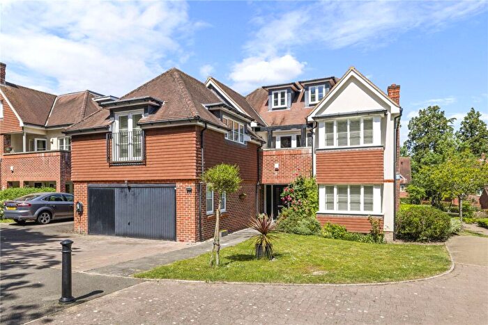 5 Bedroom Detached House For Sale In Pitt Rivers Close, Guildford, Surrey, GU1