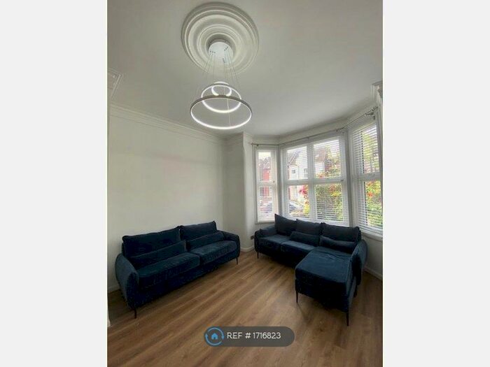 1 Bedroom Flat To Rent In Ellison Road, London, SW16