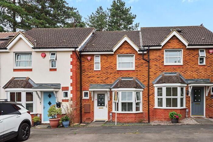 2 Bedroom Semi-Detached House To Rent In Wokingham, Berkshire, RG2