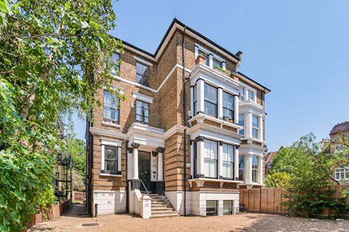 3 Bedroom Flat For Sale In Cavendish Road, Clapham, London, SW12