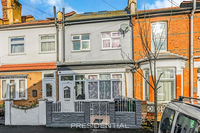4 Bedroom Terraced House For Sale In Blenheim Road, Walthamstow, E17