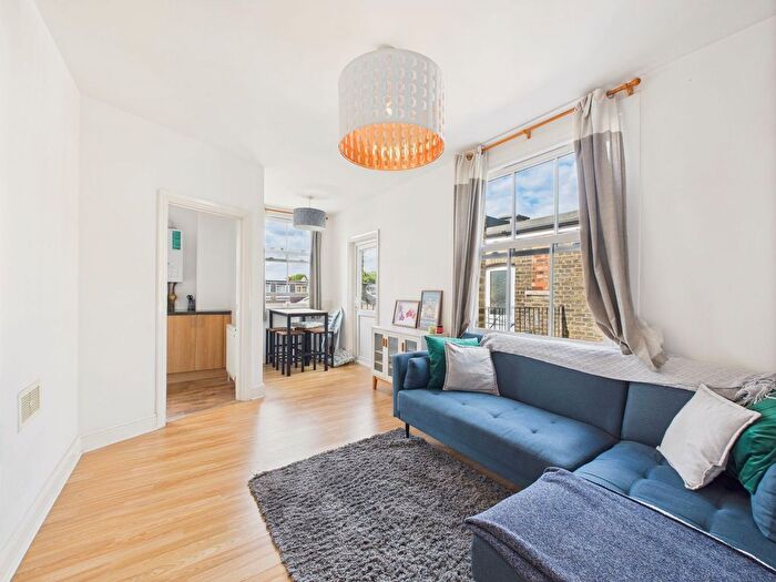 2 Bedroom Flat To Rent In Elmhurst Street, Elmhurst Mansions, SW4