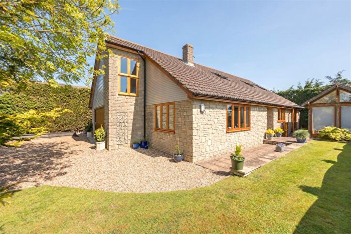 4 Bedroom Detached House For Sale In Ancil Avenue, Launton, Nr Bicester, OX26