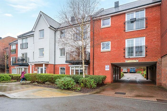 2 Bedroom Flat For Sale In Sackville Court, Dunton Green, Sevenoaks, TN14