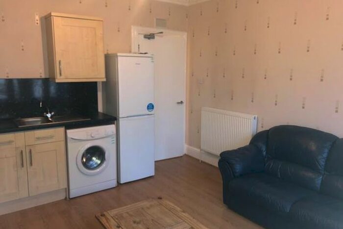 2 Bedroom Flat To Rent In Nicoll Street, Dundee DD1