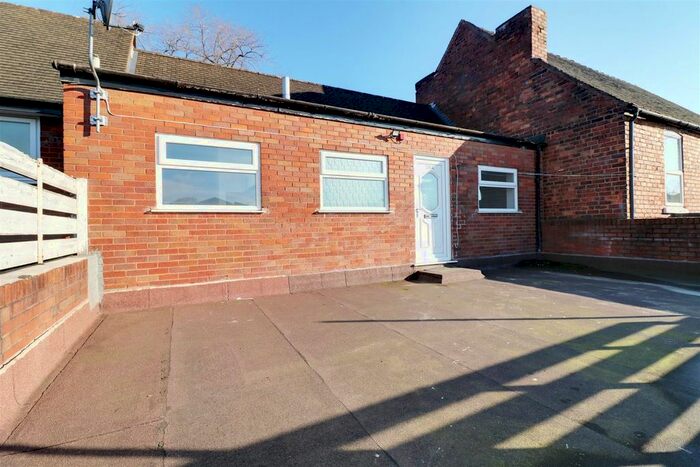 2 Bedroom Flat To Rent In High Street, Pelsall, Walsall, WS3