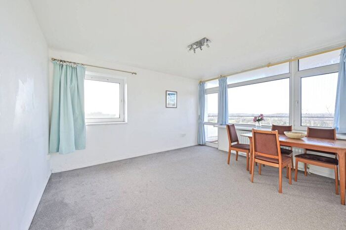 2 Bedroom Flat To Rent In Norley Vale, Roehampton, London, SW15