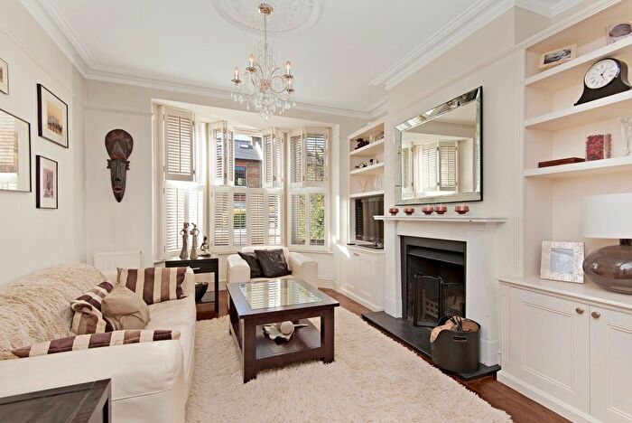4 Bedroom Property To Rent In Hamilton Road, London, SW19