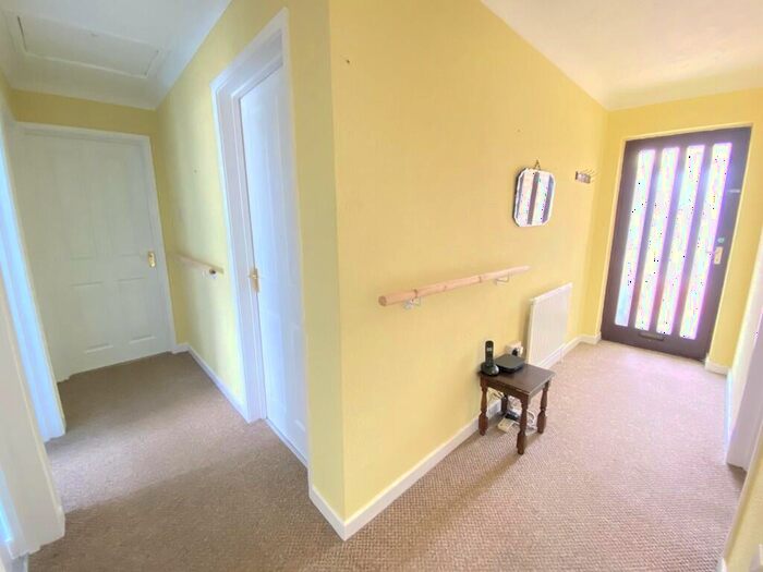 3 Bedroom Detached Bungalow For Sale In Fairfield Close, Mundesley, NR11