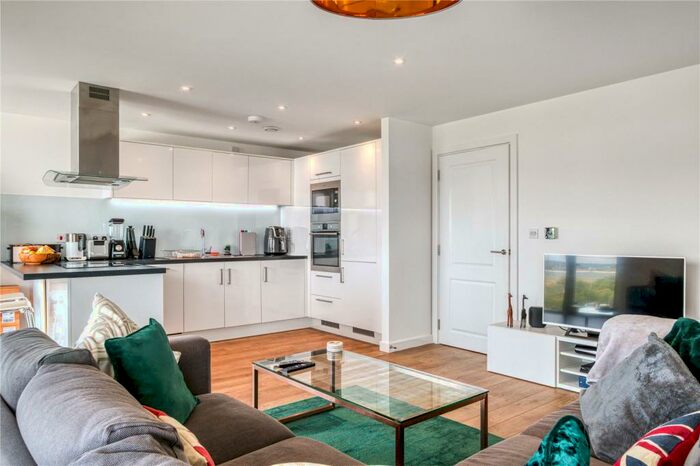 2 Bedroom Apartment To Rent In Lapwing Heights, Waterside Way, N17