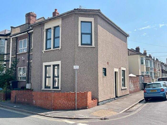 2 Bedroom End Of Terrace House To Rent In Whitehall Road, Whitehall, Bristol, BS5