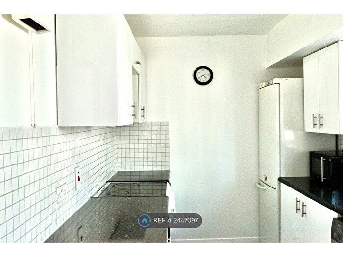 1 Bedroom Flat To Rent In Stratford, London, E15