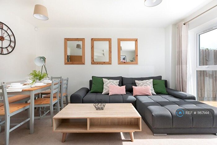 3 Bedroom Terraced House To Rent In Meyers Close, Slough, SL3