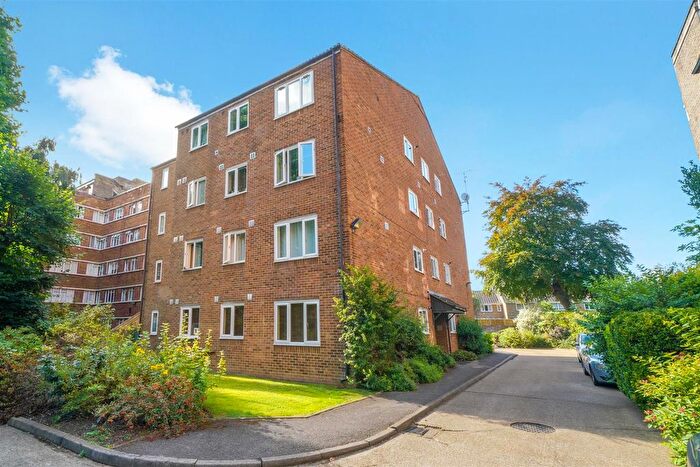 Studio To Rent In Isis Close, Putney, SW15