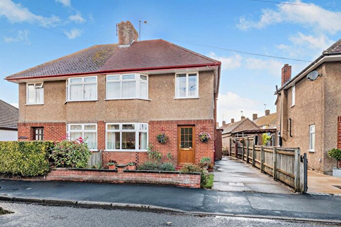 3 Bedroom Semi-detached House For Sale In Doughty Street, Stamford, PE9