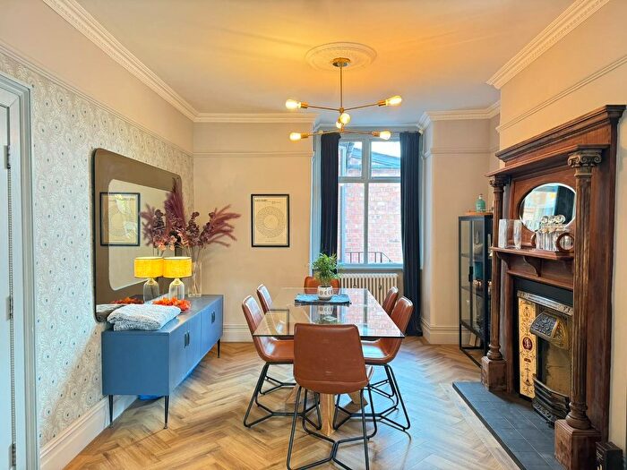 5 Bedroom Semi-detached House For Sale In Cromwell Road, Stretford, M32