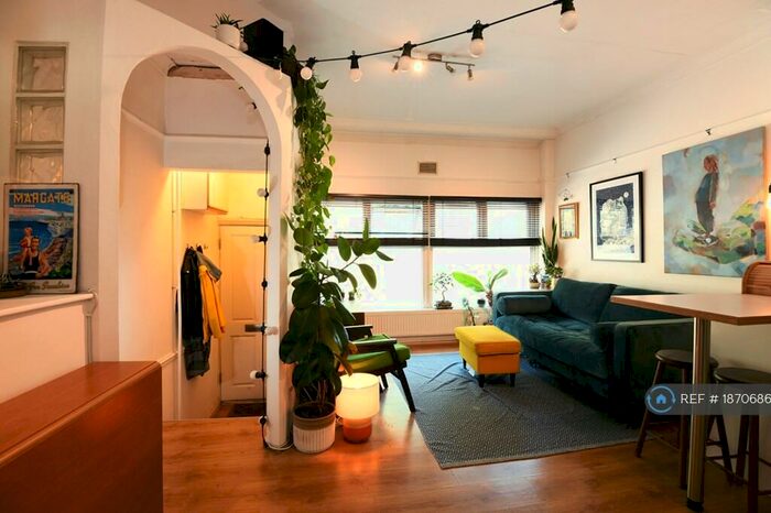 1 Bedroom Flat To Rent In Sandringham Road, London, E8