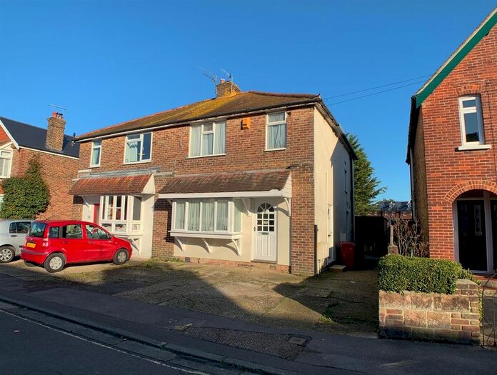 1 Bedroom Flat To Rent In Whyke Lane, Chichester, PO19