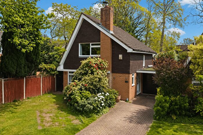 3 Bedroom Detached House For Sale In Ravenstone Road, Camberley, GU15