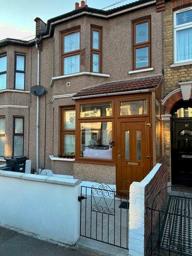 4 Bedroom Terraced House To Rent In Baden Road, Ilford, IG1