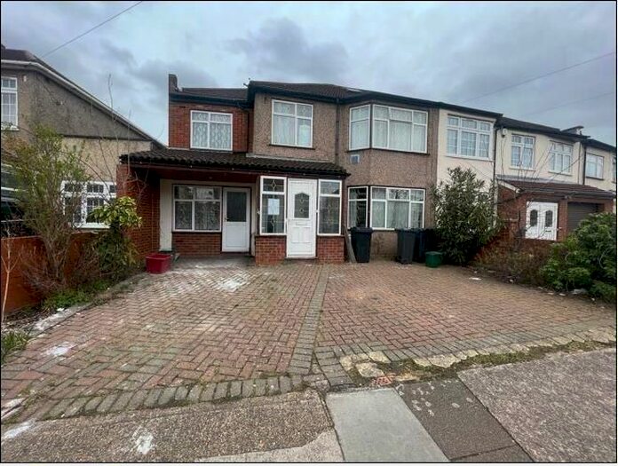 5 Bedroom Detached House To Rent In Hounslow, London, TW4