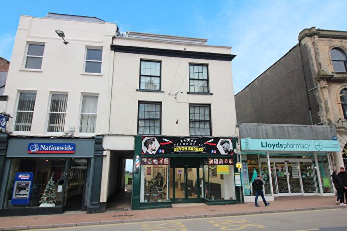 2 Bedroom Flat To Rent In Flat, High Street Ilfracombe Devon, EX34
