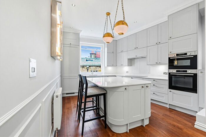 2 Bedroom Maisonette To Rent In Kings Road, SW10