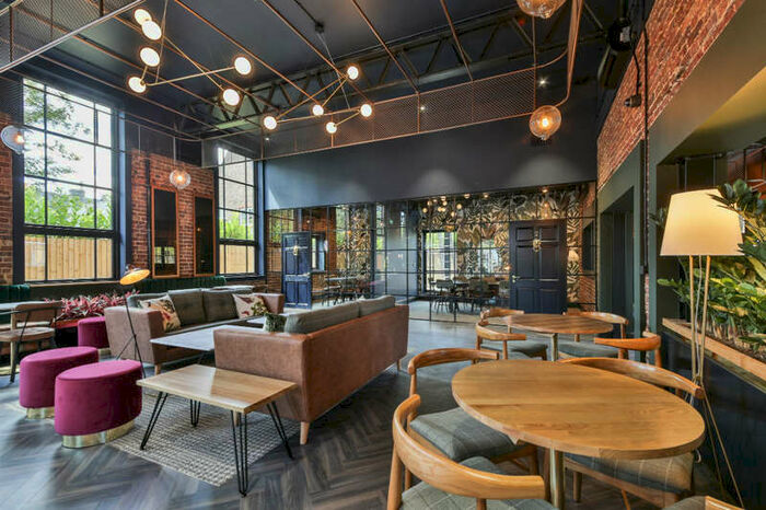 Flat To Rent In Hox Park, Egham, TW20