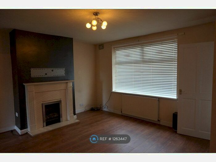 3 Bedroom Semi-Detached House To Rent In Hawthorn Avenue, Radcliffe, Manchester, M26
