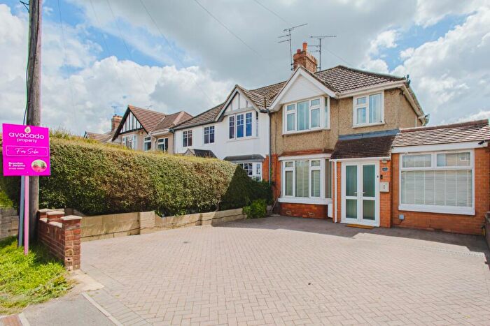 3 Bedroom Semi-Detached House For Sale In Oxford Road, Swindon, Wiltshire, SN3