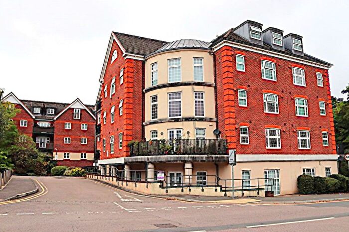2 Bedroom Flat For Sale In Dorchester Court, Camberley, GU15