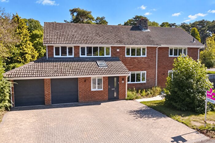 6 Bedroom Detached House For Sale In Green Hill Road, Camberley, GU15