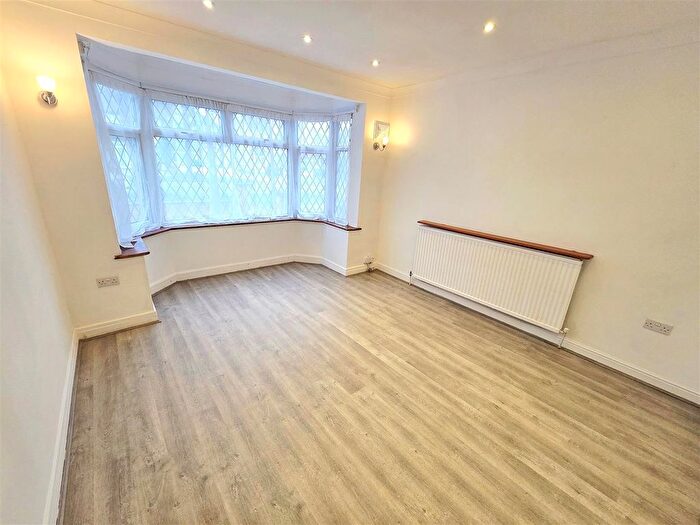 4 Bedroom Terraced House To Rent In Whitton Avenue East, Greenford, UB6