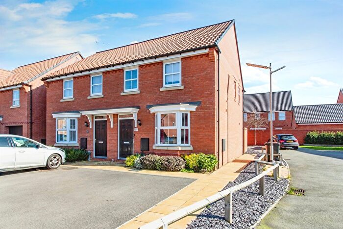 3 Bedroom Semi-Detached House For Sale In Siskin Road, Thrapston, Kettering, NN14